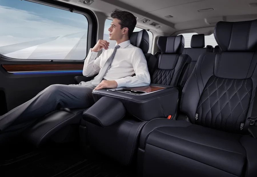 Toyota Khonkaen Majesty_Interior_01